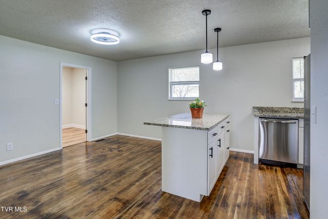 1704 Jackson Terrace, Johnson City, TN 37604