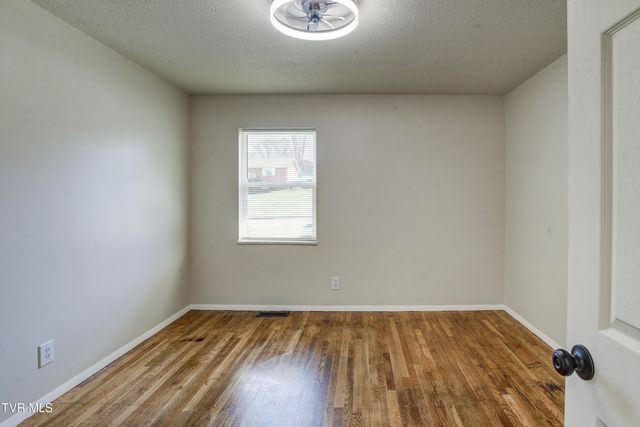 1704 Jackson Terrace, Johnson City, TN 37604