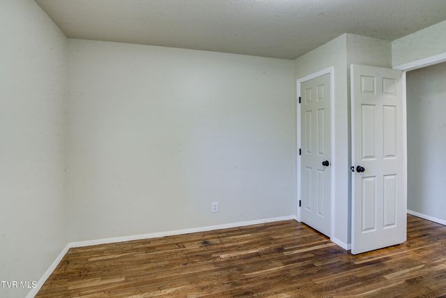 1704 Jackson Terrace, Johnson City, TN 37604