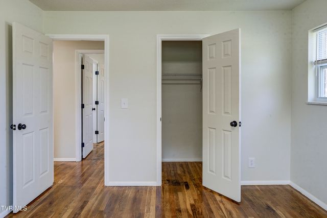 1704 Jackson Terrace, Johnson City, TN 37604