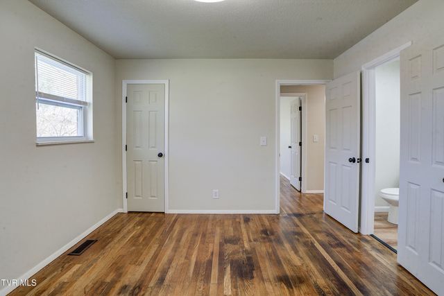 1704 Jackson Terrace, Johnson City, TN 37604