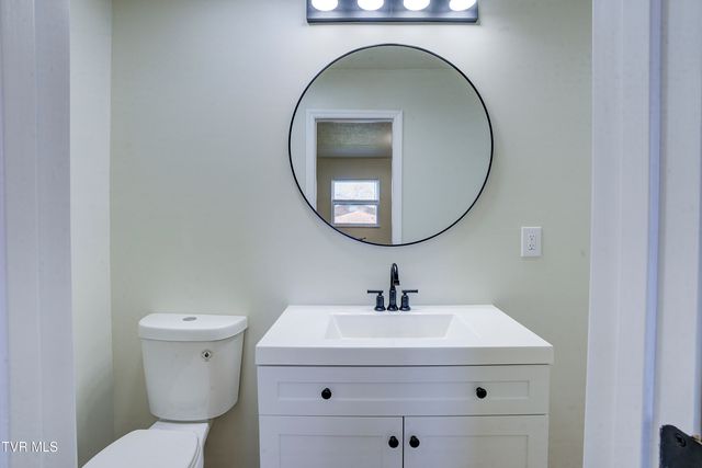 1704 Jackson Terrace, Johnson City, TN 37604