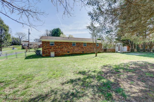 1704 Jackson Terrace, Johnson City, TN 37604