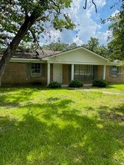 5718 Apache Drive, Satsuma, AL 36572