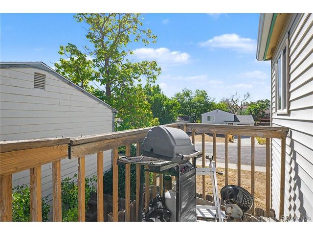 10035 Holland Ct, Broomfield, CO 80021