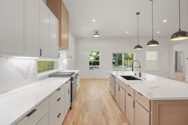 1138 Nolte Drive, Dallas, TX 75208