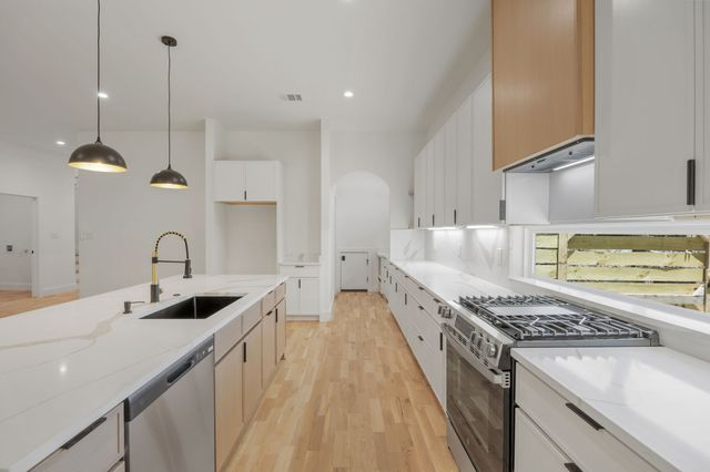 1138 Nolte Drive, Dallas, TX 75208