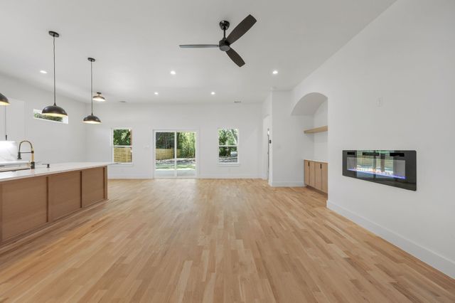 1138 Nolte Drive, Dallas, TX 75208