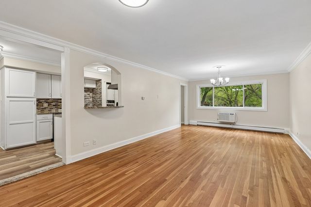 718 Dempster Street G106, Mount Prospect, IL 60056