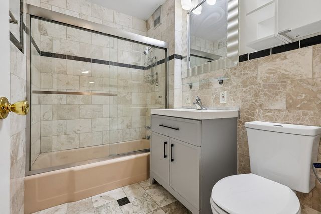 718 Dempster Street G106, Mount Prospect, IL 60056