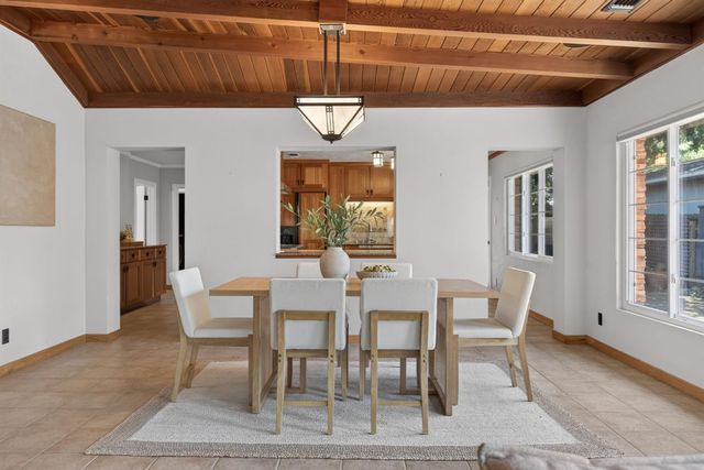 4621 Crestwood Way, Sacramento, CA 95822