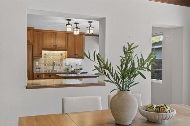 4621 Crestwood Way, Sacramento, CA 95822
