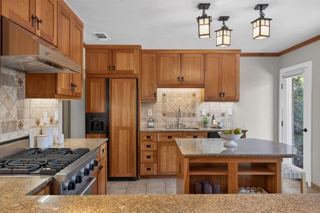 4621 Crestwood Way, Sacramento, CA 95822