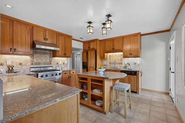 4621 Crestwood Way, Sacramento, CA 95822