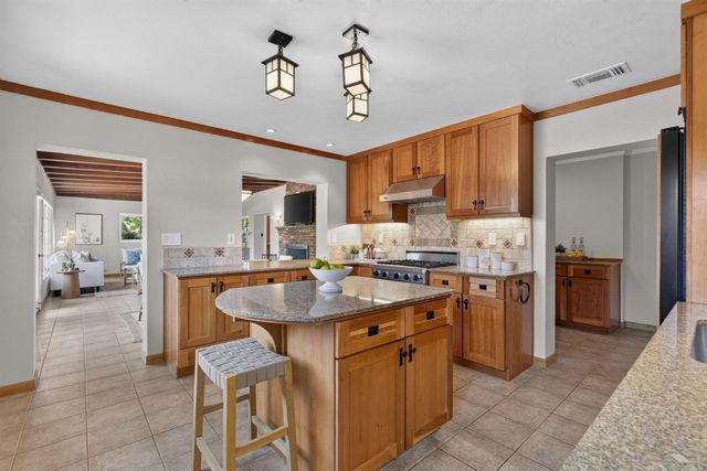 4621 Crestwood Way, Sacramento, CA 95822