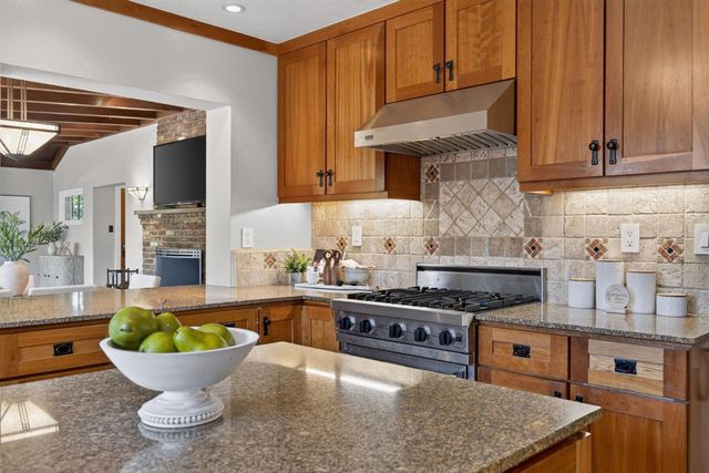 4621 Crestwood Way, Sacramento, CA 95822