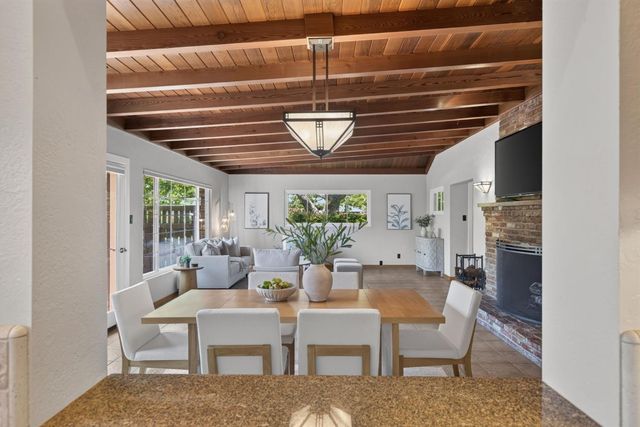 4621 Crestwood Way, Sacramento, CA 95822