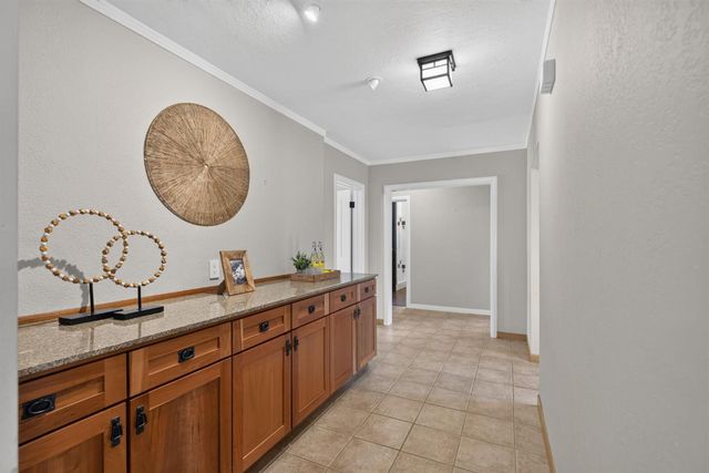 4621 Crestwood Way, Sacramento, CA 95822