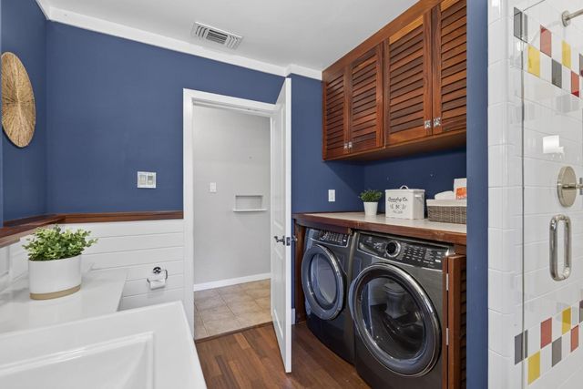4621 Crestwood Way, Sacramento, CA 95822