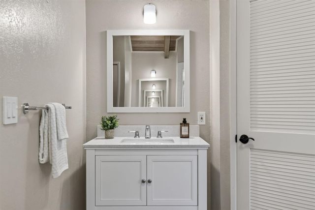 4621 Crestwood Way, Sacramento, CA 95822