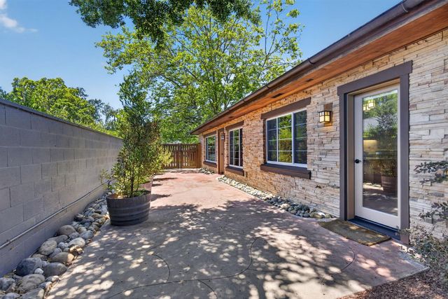 4621 Crestwood Way, Sacramento, CA 95822