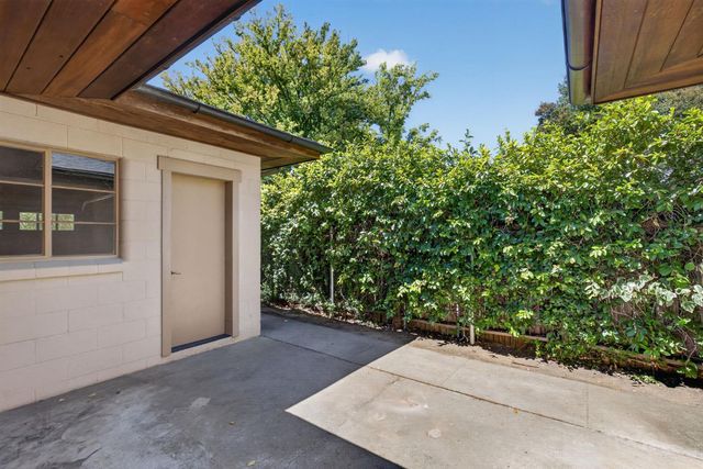 4621 Crestwood Way, Sacramento, CA 95822