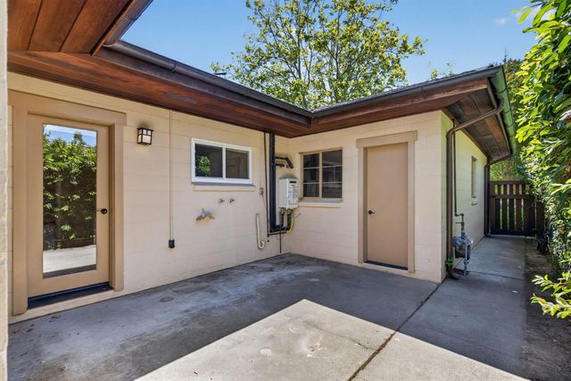 4621 Crestwood Way, Sacramento, CA 95822