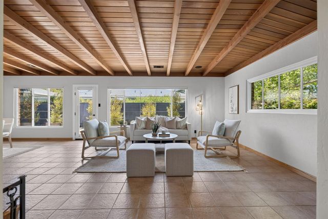 4621 Crestwood Way, Sacramento, CA 95822