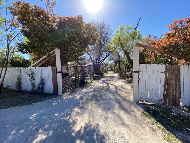 605 Osprey DR, Leander, TX 78641