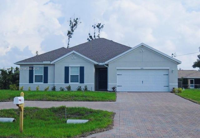 1626 Embers PKWY W, Cape Coral, FL 33993