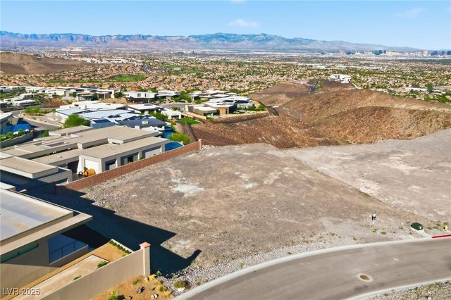 681 Dragon Point Drive, Henderson, NV 89012