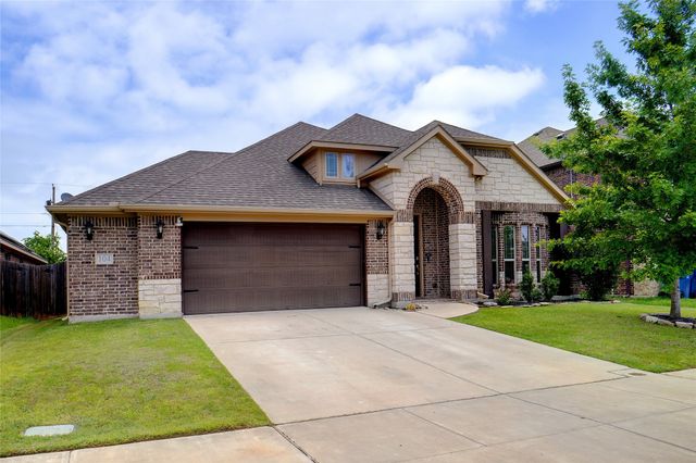 104 Gateway Drive, Alvarado, TX 76009