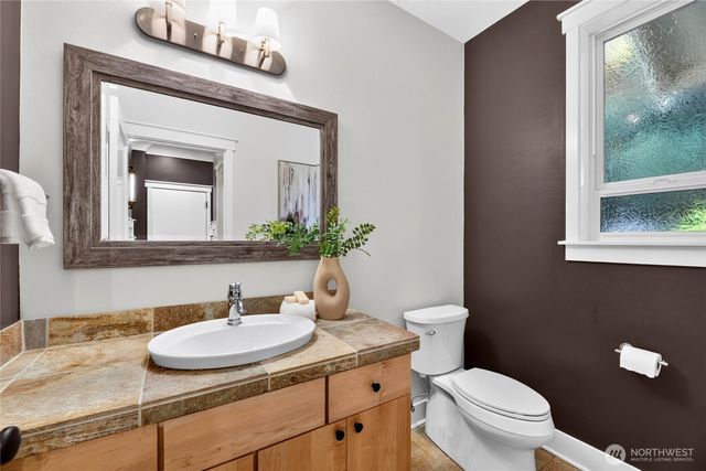 4500 SW Hemlock Way, Seattle, WA 98136