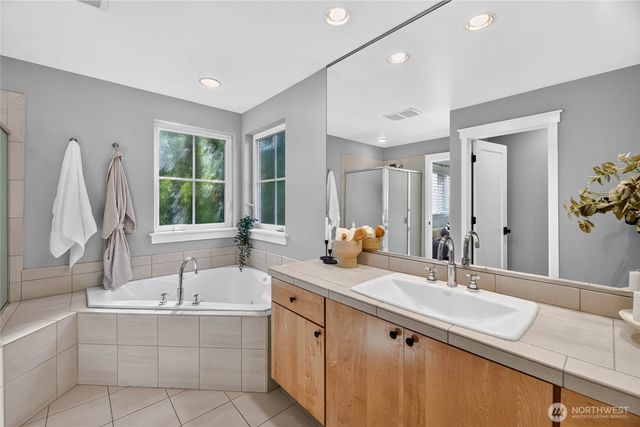 4500 SW Hemlock Way, Seattle, WA 98136