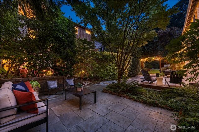 4500 SW Hemlock Way, Seattle, WA 98136