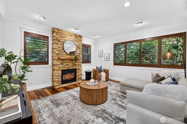 4500 SW Hemlock Way, Seattle, WA 98136