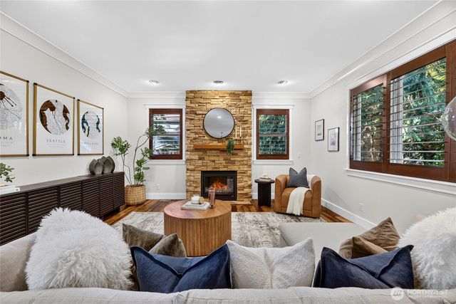 4500 SW Hemlock Way, Seattle, WA 98136