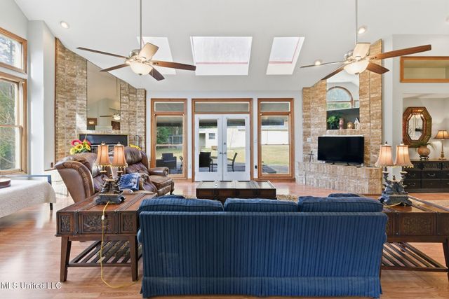 18 Woodchuck Drive, Hattiesburg, MS 39402