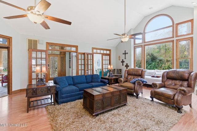 18 Woodchuck Drive, Hattiesburg, MS 39402