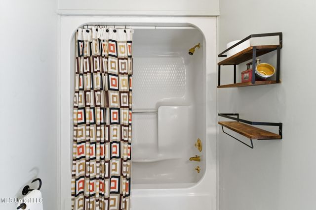 18 Woodchuck Drive, Hattiesburg, MS 39402