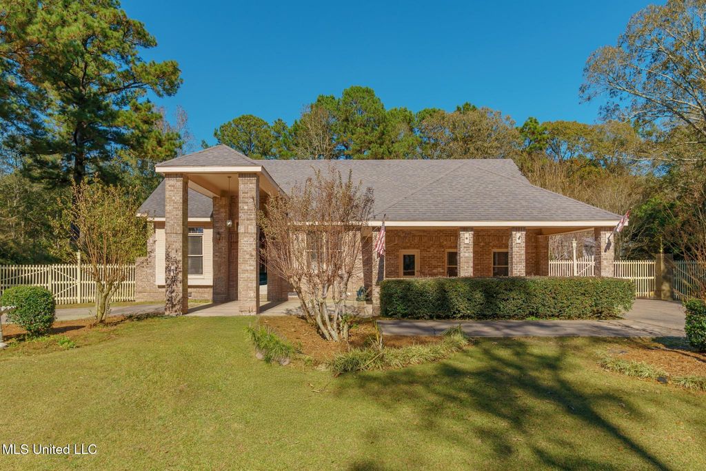 18 Woodchuck Drive, Hattiesburg, MS 39402
