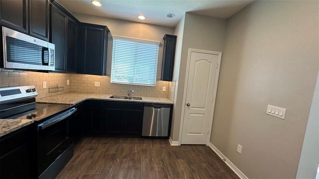 12060 WHITE WAVE POINT, Orlando, FL 32828