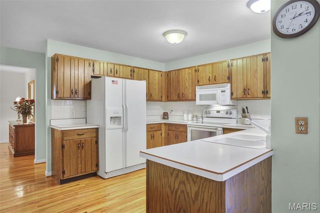 10448 Gregory Court, St Louis, MO 63128