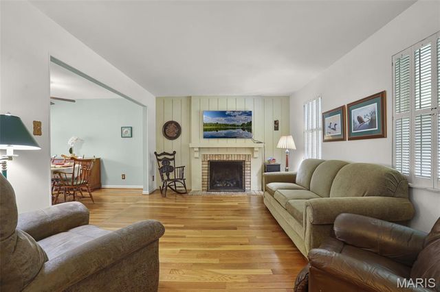 10448 Gregory Court, St Louis, MO 63128