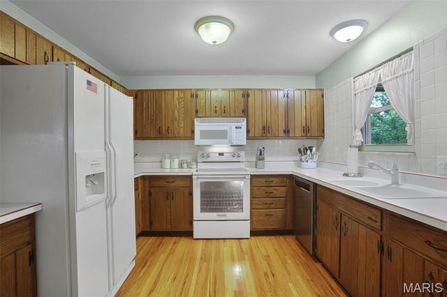 10448 Gregory Court, St Louis, MO 63128