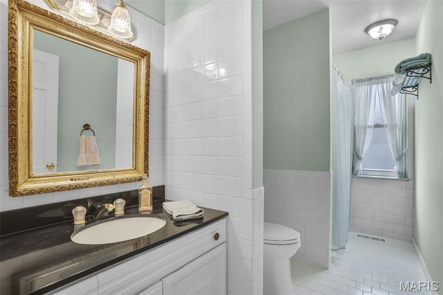 10448 Gregory Court, St Louis, MO 63128