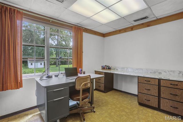 10448 Gregory Court, St Louis, MO 63128
