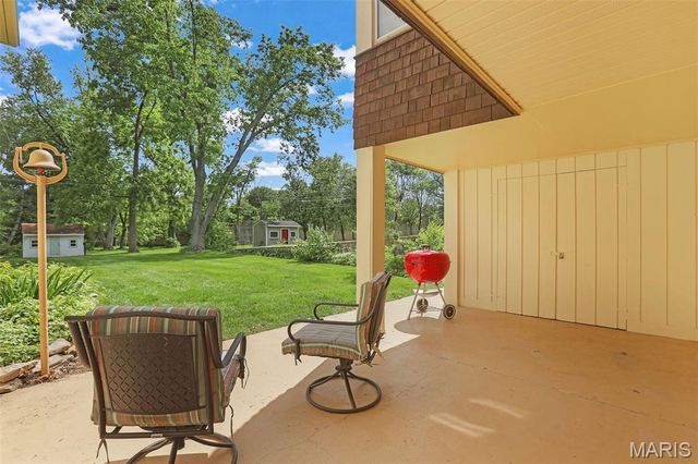 10448 Gregory Court, St Louis, MO 63128