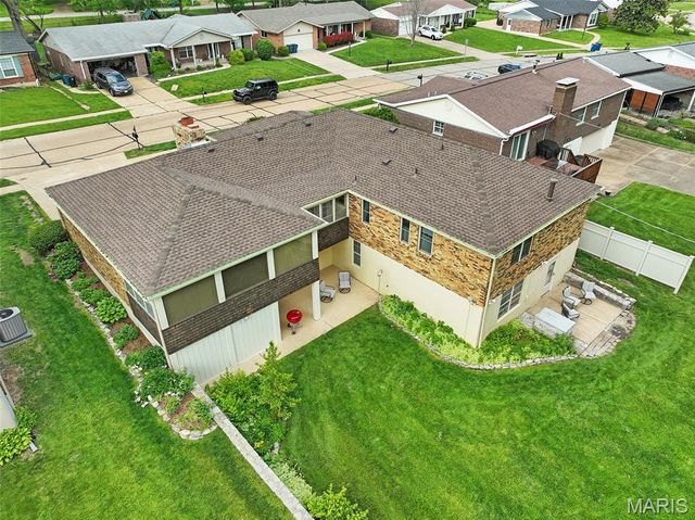 10448 Gregory Court, St Louis, MO 63128