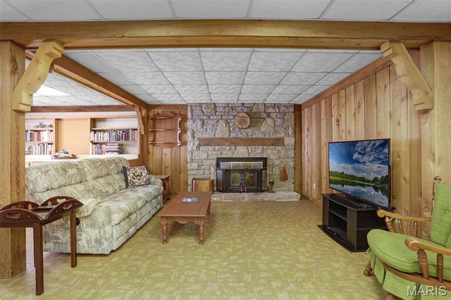10448 Gregory Court, St Louis, MO 63128